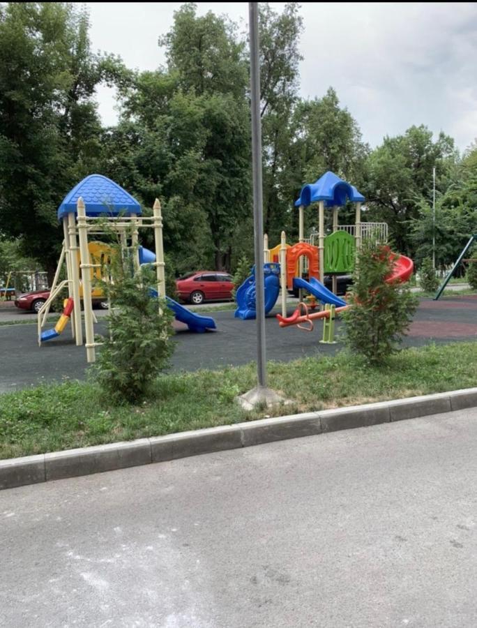 ахметова 12 公寓 *